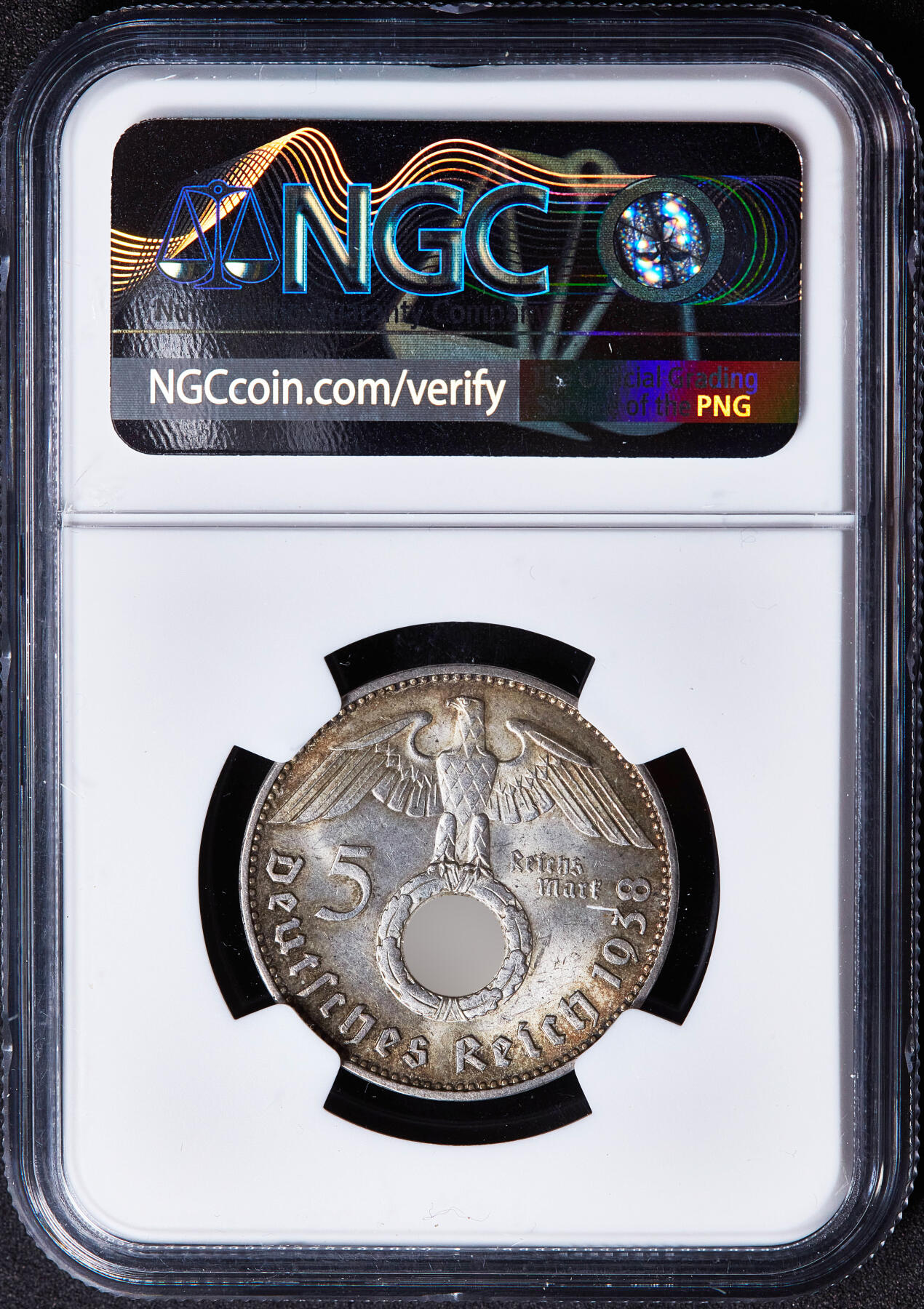 【俄甄集藏】2026年(050)04-01星期三 晚 19:30 全场包邮 德国第三帝国1938年J版兴登堡党徽5马克银币，NGC UNCD，黄油彩转光，疑似错杀，原图联系客服或官网查询
