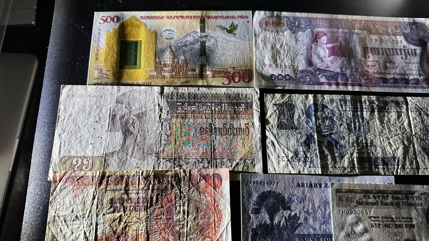 《外钞收藏家》第六百二十二期（精品场）（长期征集拍品、欢迎藏友们联系合作） 亚美尼亚、菲律宾、法国等20张一起 非全新 品相如图