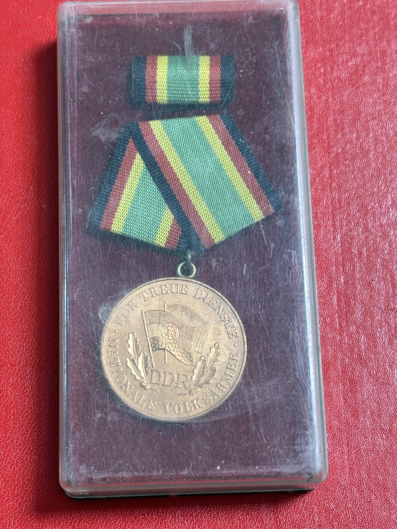 韵星假日军品类拍卖第50期 民主德国铜级人民军圆满服役奖章带原盒略