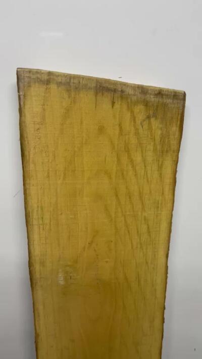 零元拍：NO.60 虎皮纹金丝楠板子，重约十斤多。无需打磨就已经金光闪闪。满金丝药香，尺寸约：85.5/22/4CM