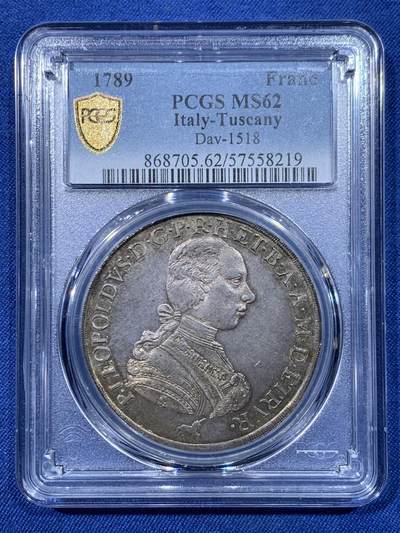 《竞宝斋》第475场 周日，周一 2场连拍 （全场包邮）欢迎送拍 - PCGS MS62 意大利托斯卡纳1789年10保利大银币。神圣罗马帝国统治下的托斯卡纳。正面是身着戎装，未来的神罗皇帝利奥波德二世，背面是哈布斯堡-洛林家族的盾徽，值得注意的是前朝统治者美第奇家族的盾徽也包含在了里面。均匀原味黄油包浆，无弱打无矫正，找一枚这么好状态的很难，冠军分，pcgs最高分。所见62中状态最好的没有之一。HA前些年同分拍了两万。