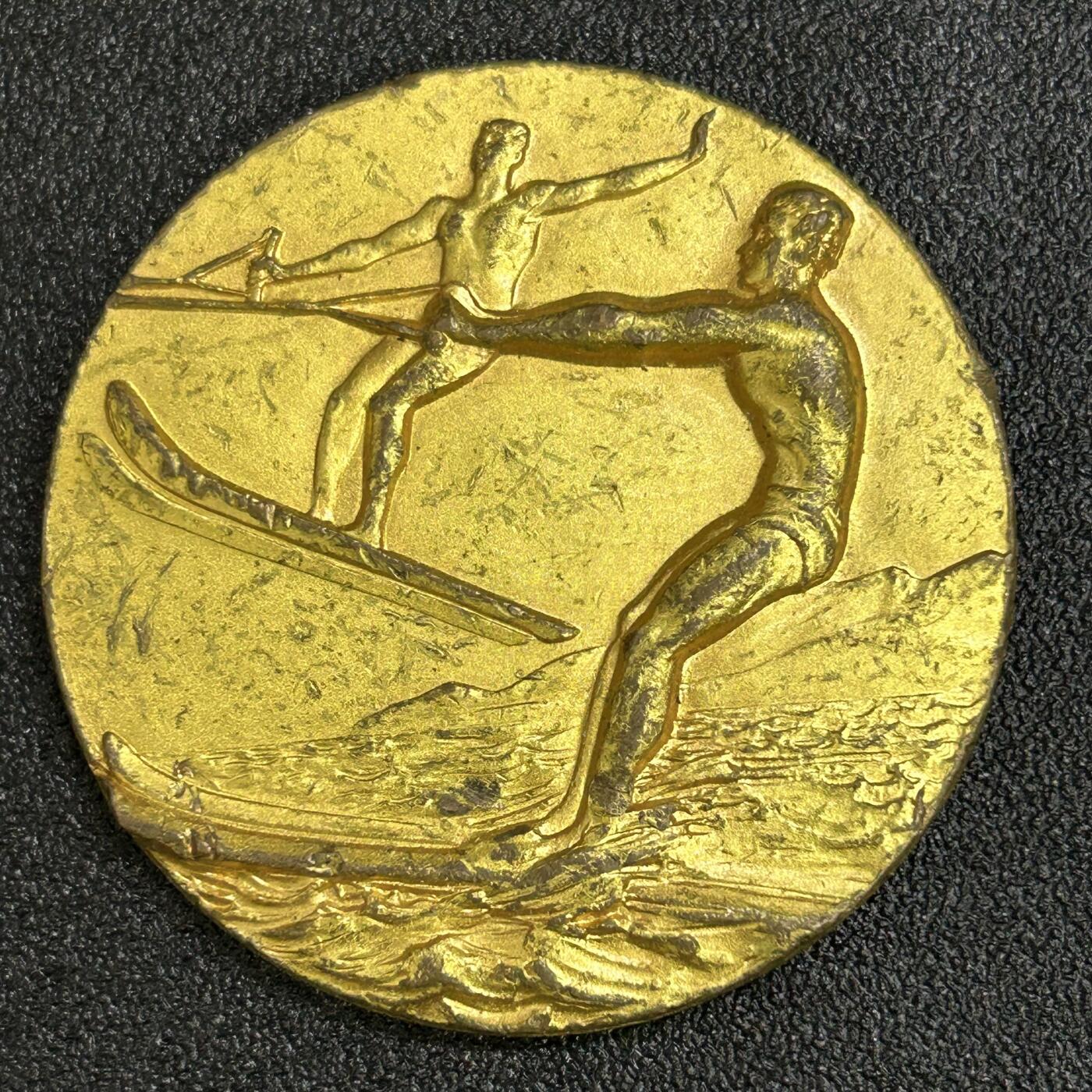 西秦中古拍卖第八十二期  法国体育运动会早期大铜章 重57克