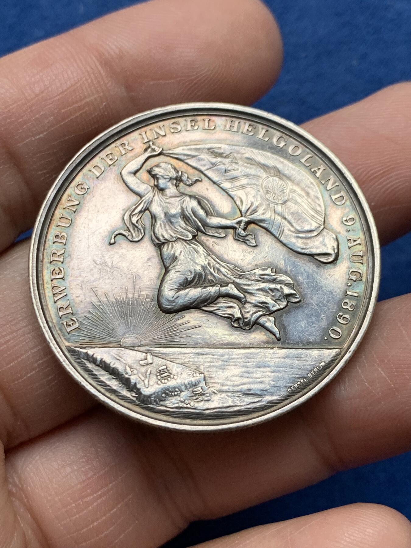 《竞宝斋》第475场 周日，周一 2场连拍 （全场包邮）欢迎送拍 1890年德国获得黑尔戈兰岛纪念银章 PL底板 20.15克 38.2mm