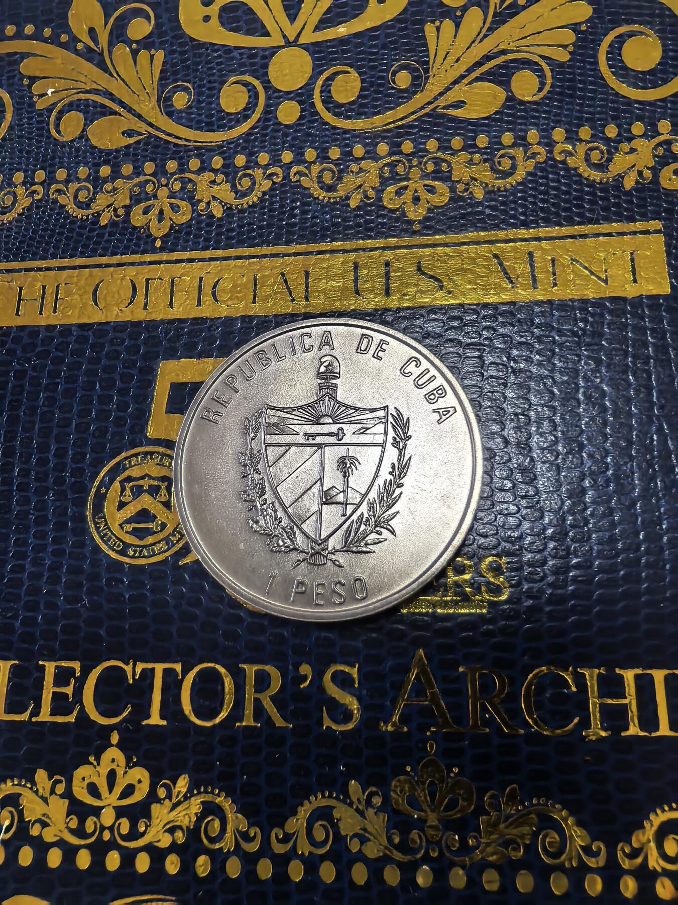 长老汇马年精选第十四场拍卖 2001古巴蝴蝶珐琅质1比索铜镍币