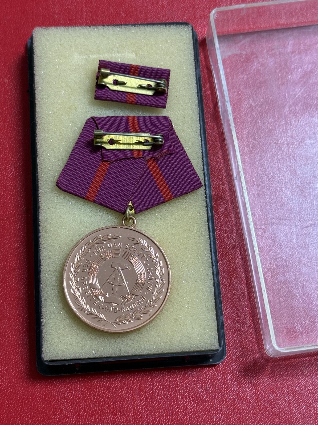韵星假日军品类拍卖第50期 民主德国铜级民防忠诚服务奖章带原盒略