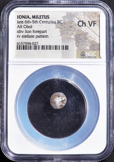 【俄甄集藏】2026年(050)04-01星期三 晚 19:30 全场包邮 - 古希腊爱奥尼亚米利都城邦约公元前6世纪晚期-前5世纪早期狮子头1奥波银币，NGC ChVF，正面张口咆哮的向左的狮子头，背面戳记中有大芒星图案，原味状态，经典品种