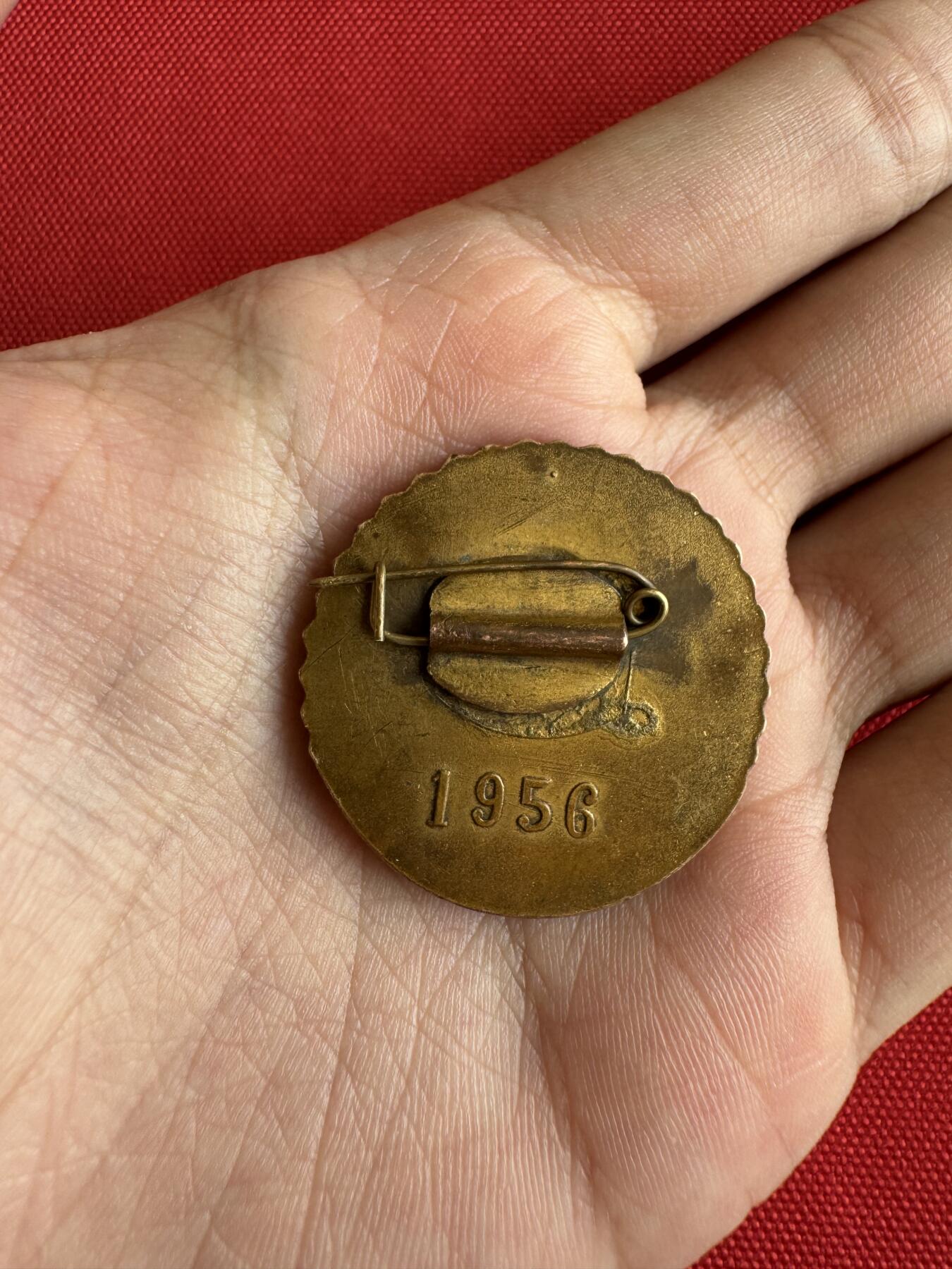 五哥徽章群   29号周日晚上八点4群联拍 铜章