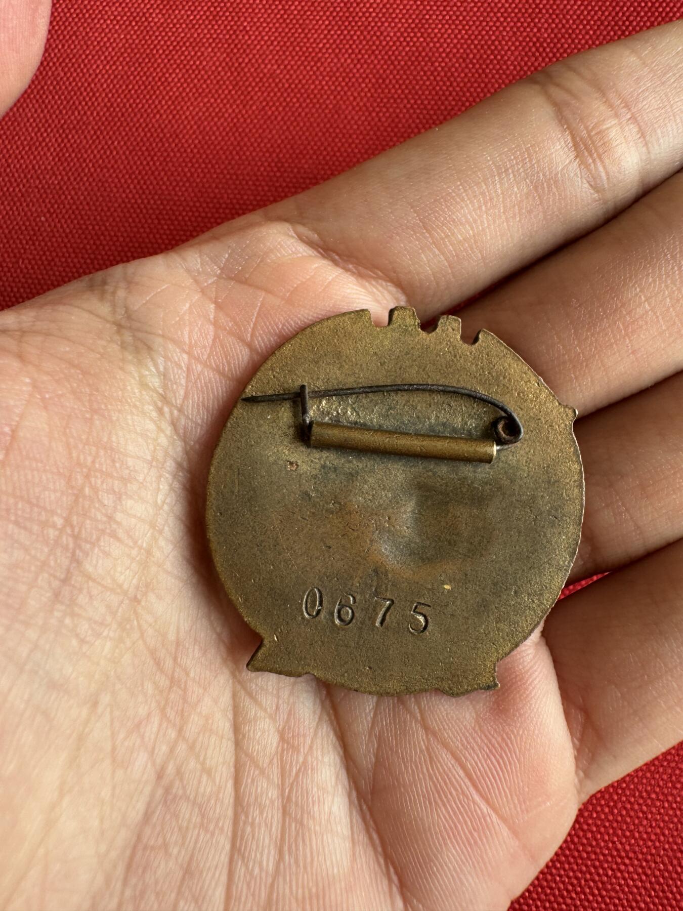 五哥徽章群   29号周日晚上八点4群联拍 铜章