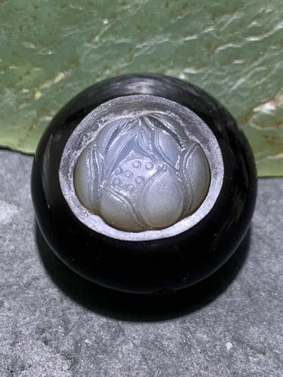 精品药师玛瑙手工雕刻荷花板珠（背云）一颗 - 精品药师玛瑙手工雕刻荷花板珠（背云）一颗
