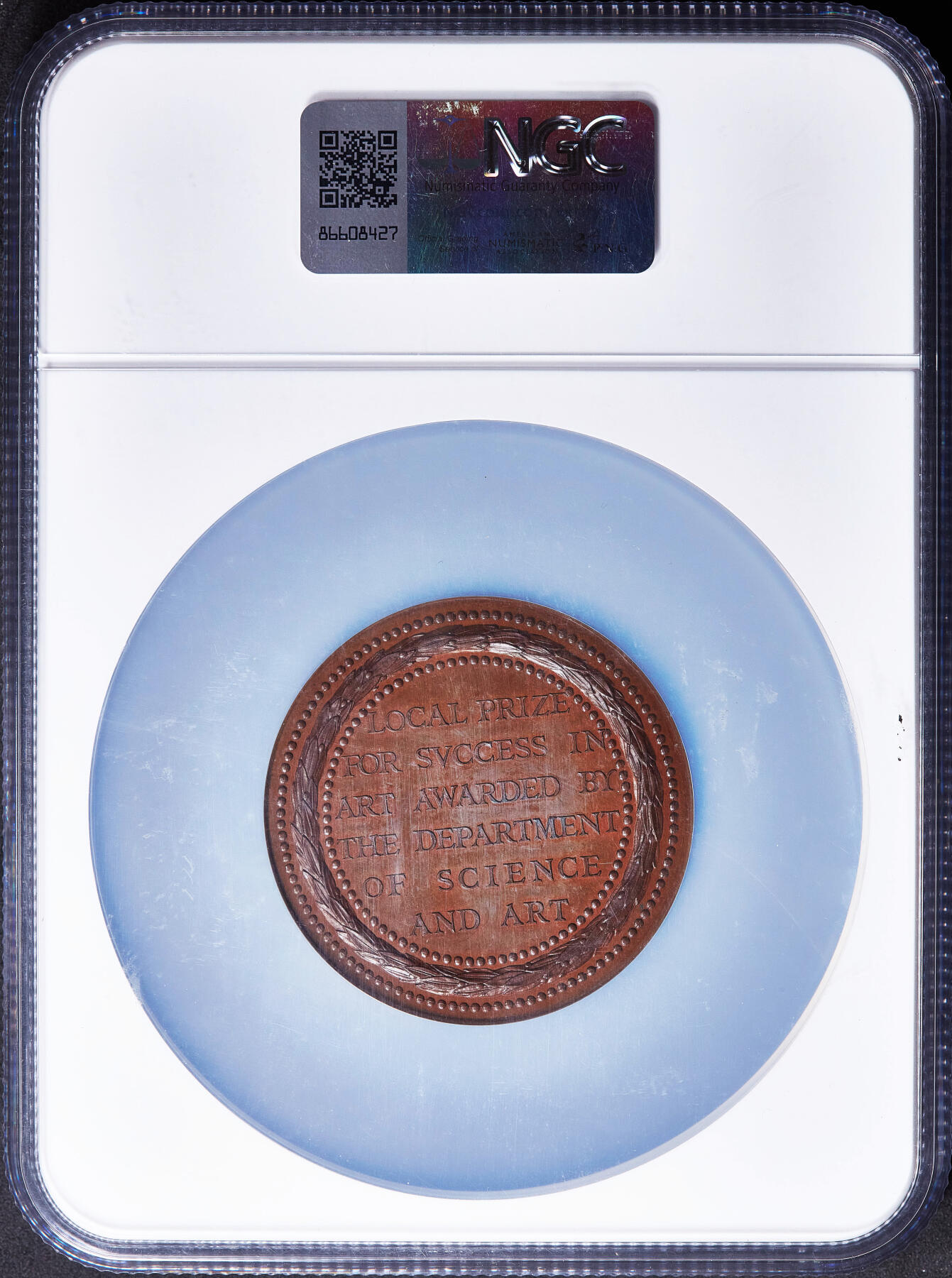 【俄甄集藏】2026年(050)04-01星期三 晚 19:30 全场包邮 英国1856年维多利亚青年头像科学与艺术教育部“女王奖章”大铜章，NGC MS64，用以表彰在科学与艺术领域取得杰出成就的个人，巧克力包浆，高浮雕，名誉品种，直径：53mm