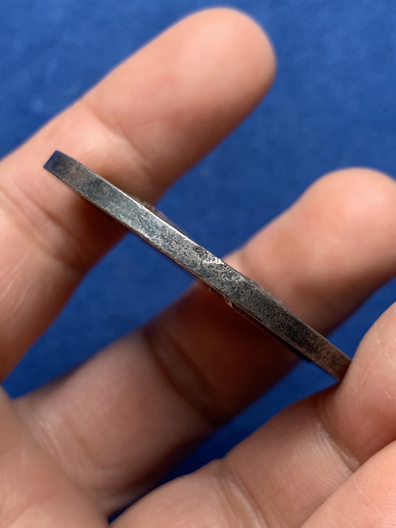 《竞宝斋》第475场 周日，周一 2场连拍 （全场包邮）欢迎送拍 梵蒂冈1865年教皇庇护九世，圣洛伦佐教堂纪念大银章。由梵蒂冈御用雕刻师L.Bianchi设计铸造，深色老包浆，味道好。直径：43.6mm，重：33.7g。