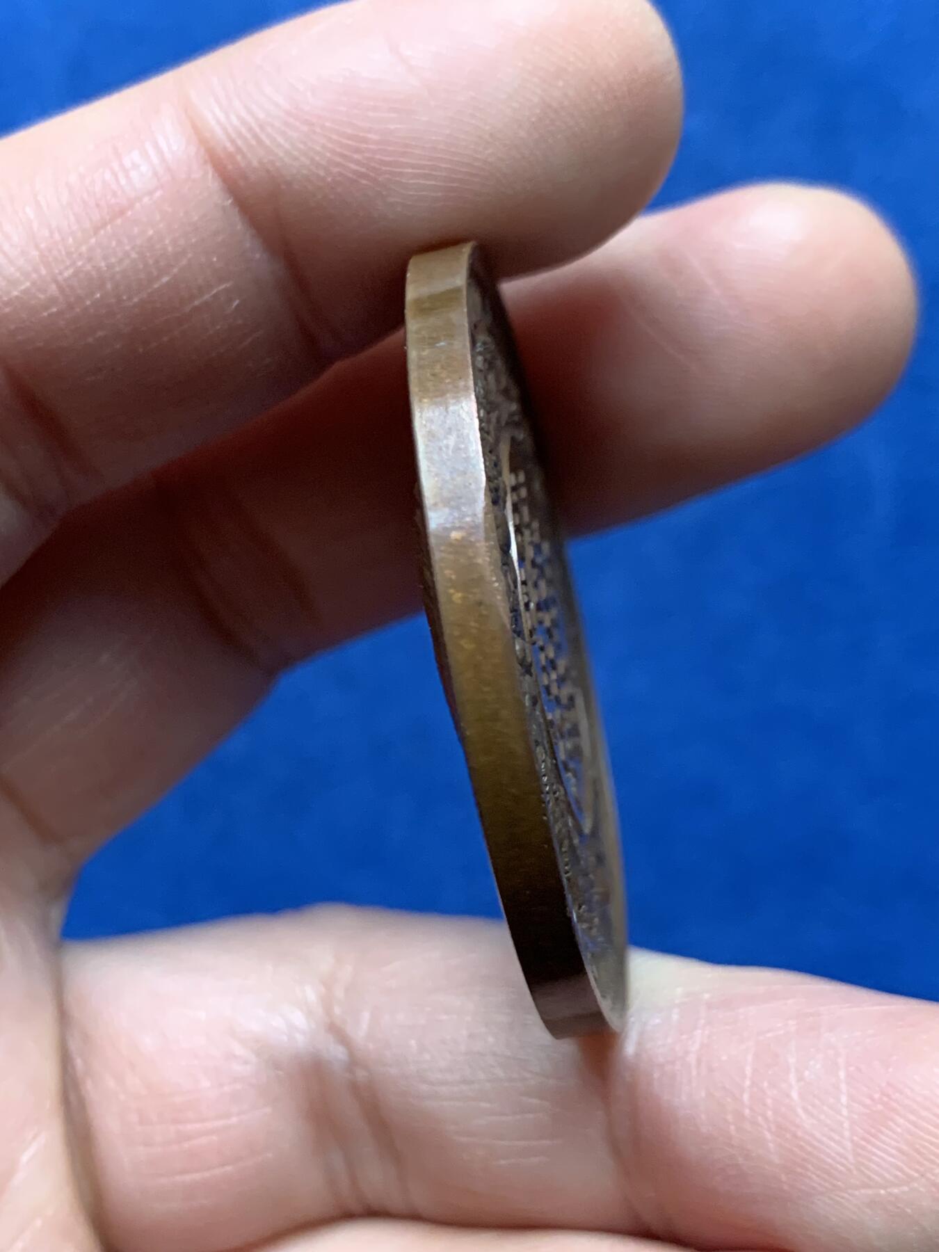 《竞宝斋》第475场 周日，周一 2场连拍 （全场包邮）欢迎送拍 法国1859年拿破仑三世铜章 33.5克 41.2mm 手指铜标 带盒