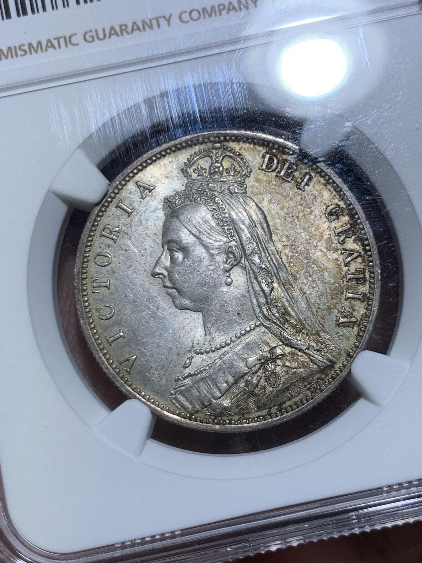 《竞宝斋》第475场 周日，周一 2场连拍 （全场包邮）欢迎送拍 NGC MS64 英国 1887年 维多利亚女王高冠半克朗银币 深包浆好细节 分数也不错