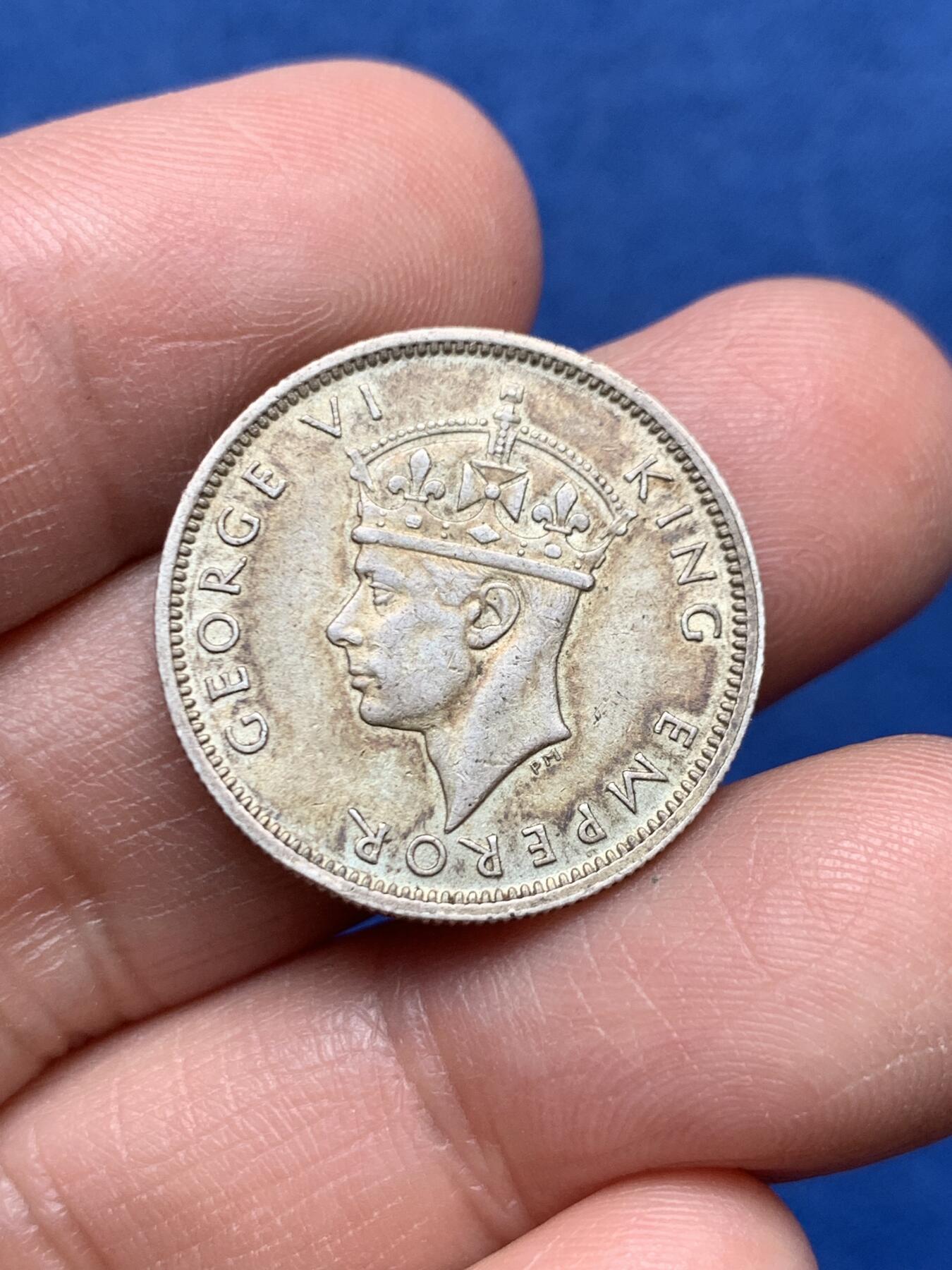 《竞宝斋》第475场 周日，周一 2场连拍 （全场包邮）欢迎送拍 南罗德西亚1942年乔治六世1先令银币 高银年份 包浆漂亮