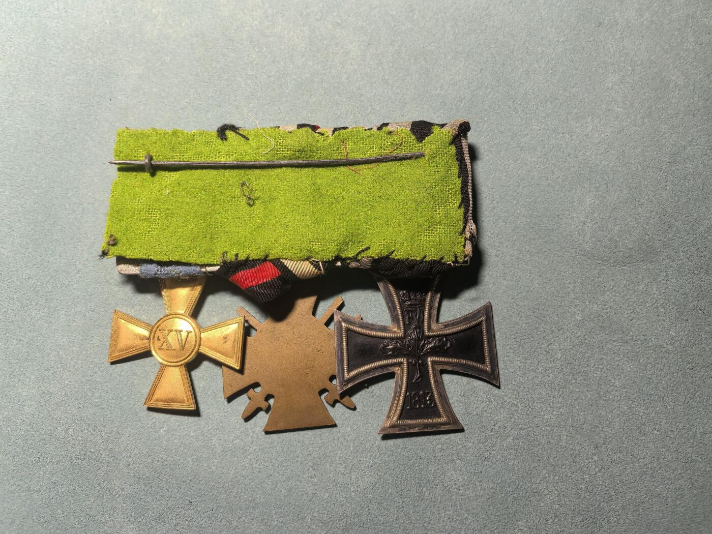 盛世勋华——号角文化勋章邮票专场拍卖第311期 德国（一战）三联排 定制礼服挂 包括二级铁十字勋章/兴登堡十字奖章/普鲁士15年忠诚服役奖章