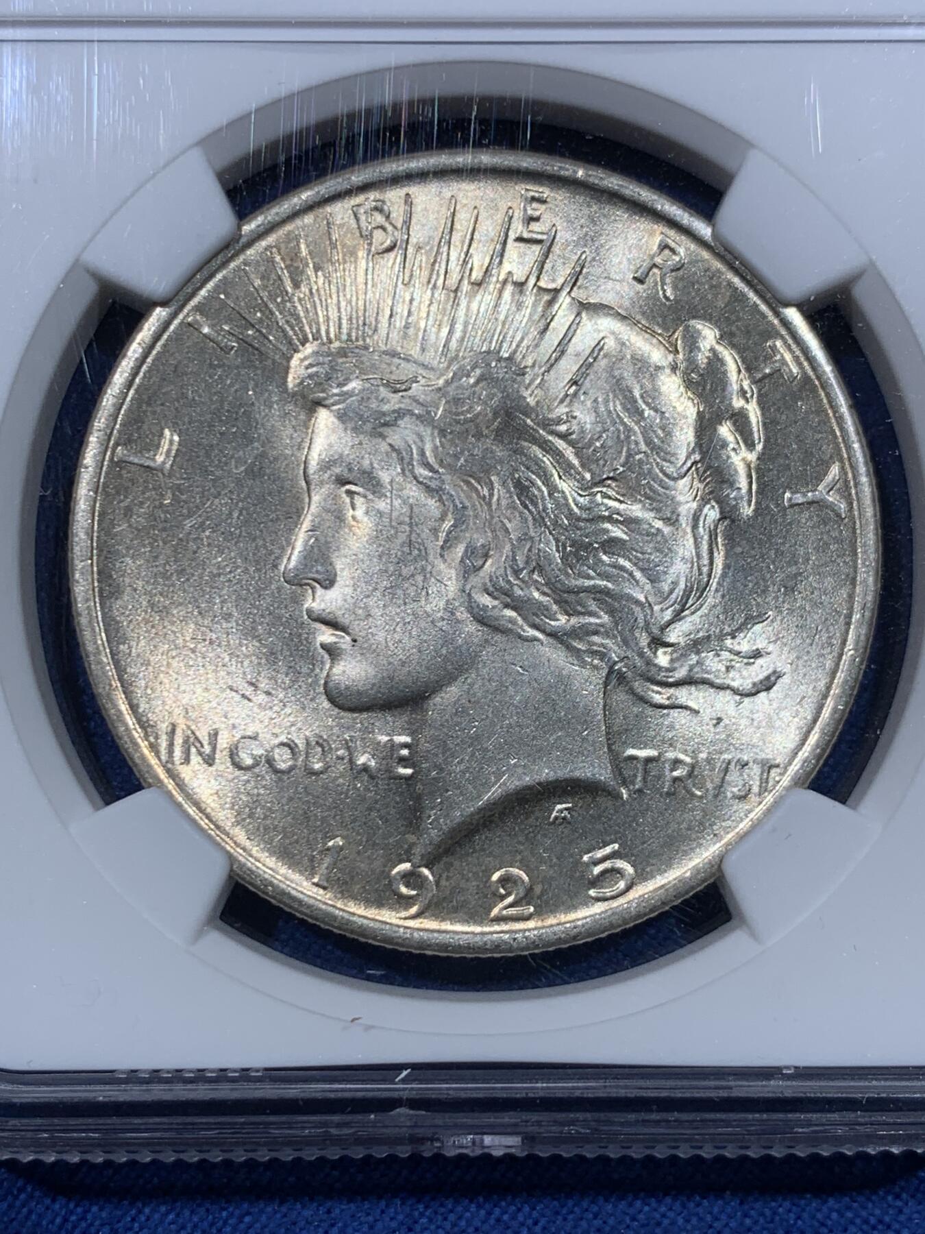 《竞宝斋》第475场 周日，周一 2场连拍 （全场包邮）欢迎送拍 NGC MS63 美国1925年和平1美元银币