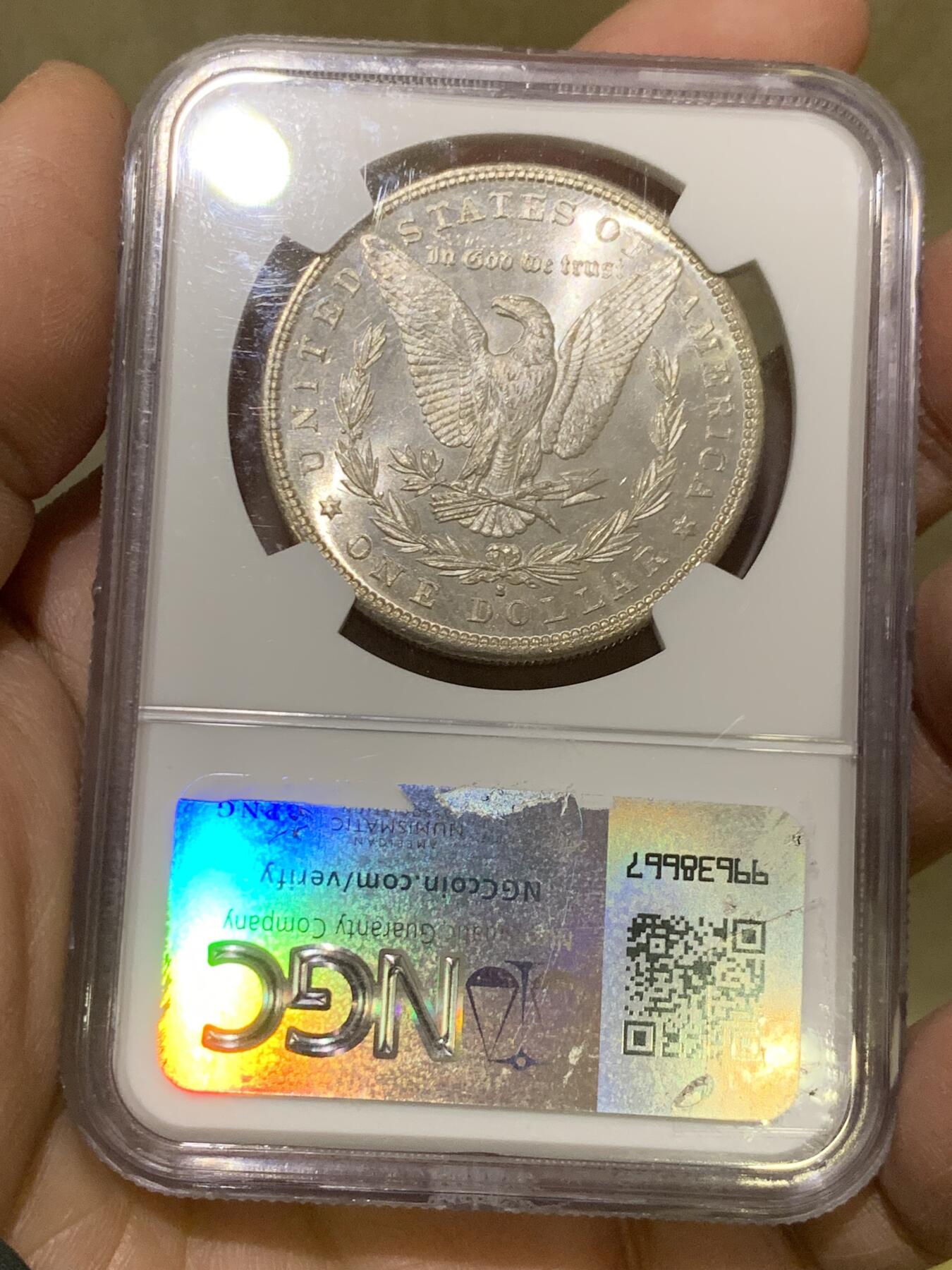 《竞宝斋》第475场 周日，周一 2场连拍 （全场包邮）欢迎送拍 NGC MS66 美国1881年S版摩根银币 银霜出厂状态 带有淡彩 观感极佳