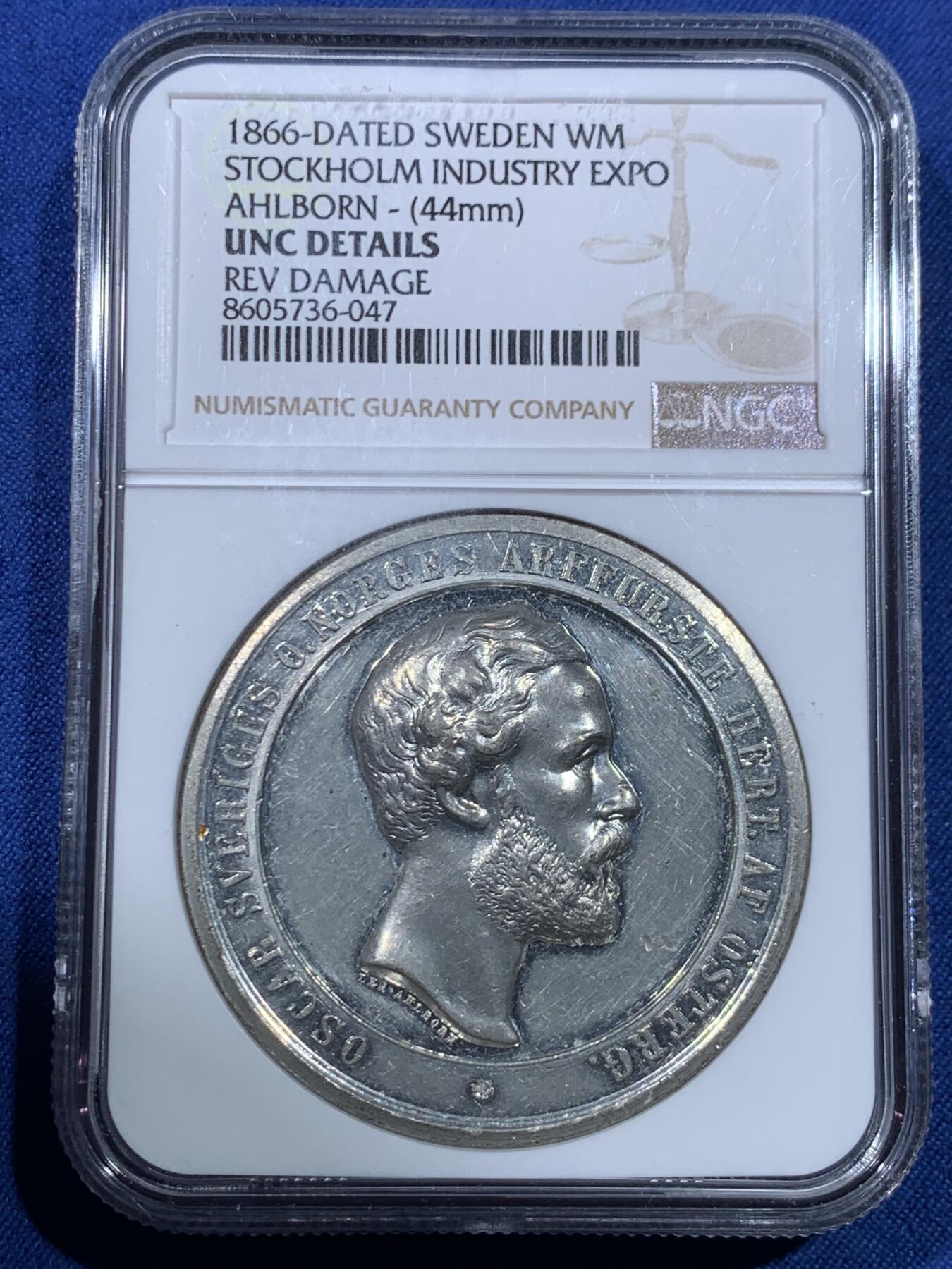 《竞宝斋》第475场 周日，周一 2场连拍 （全场包邮）欢迎送拍 NGC UNCD 瑞典斯德哥尔摩工业博览会纪念章 WM材质 正面为国王奥斯卡二世侧像 44mm 加厚盒