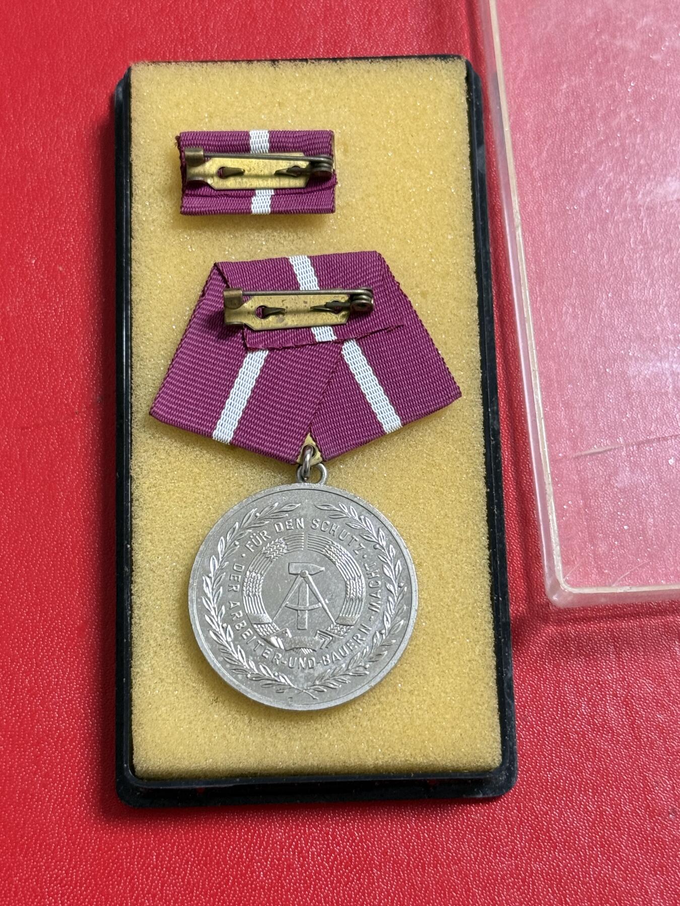 韵星假日军品类拍卖第50期 民主德国银级民防忠诚服务奖章带原盒略