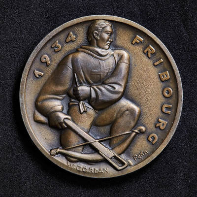 【俄甄集藏】2026年(050)04-01星期三 晚 19:30 全场包邮 - 瑞士1934年纪念弗里堡联邦射击节弩箭比赛大铜章，设计师威利·乔丹，高浮雕，直径：50mm，重量：54.7克