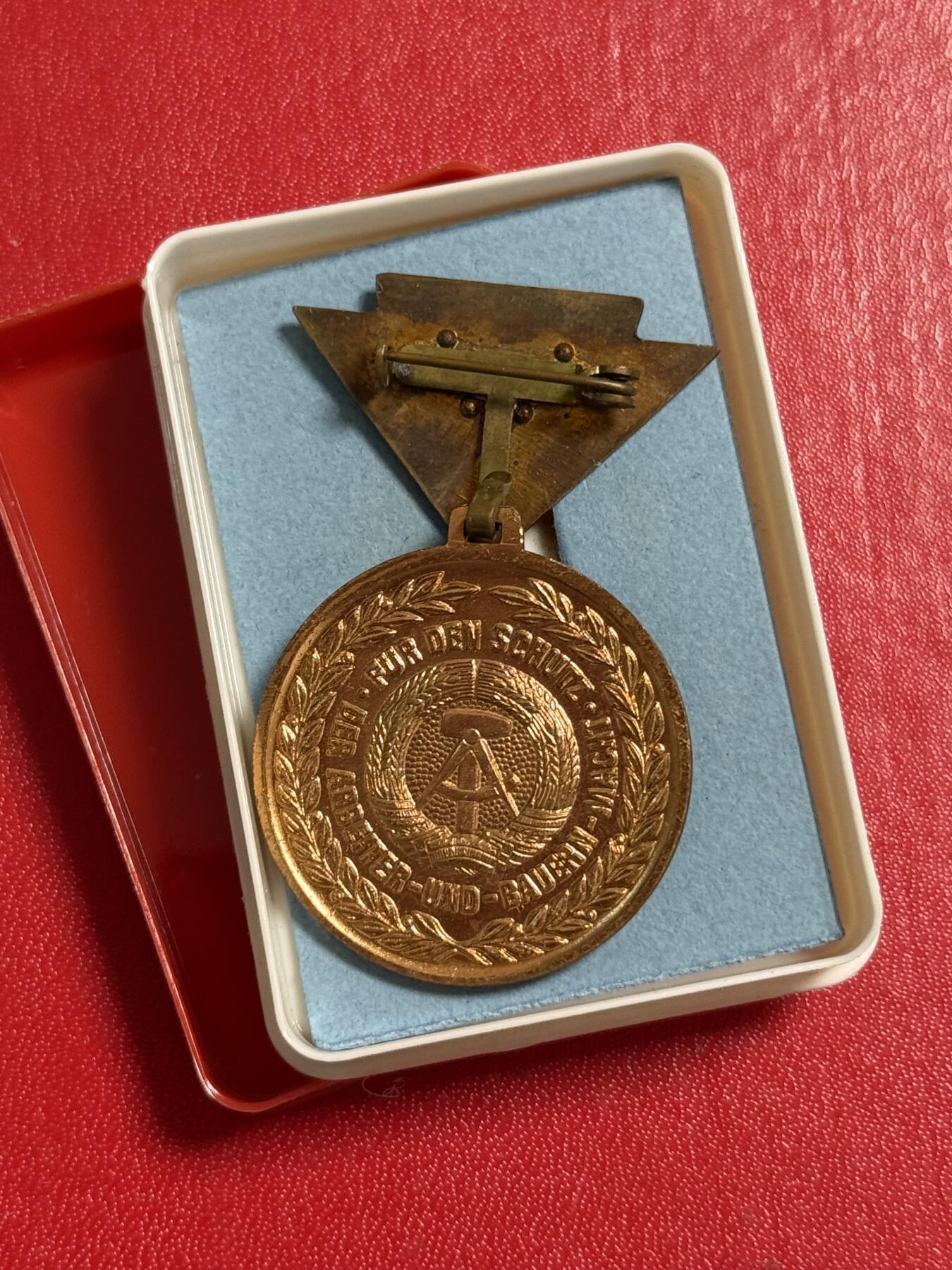 韵星假日军品类拍卖第50期 民主德国铜级人民军预备役优秀服务奖章带原盒