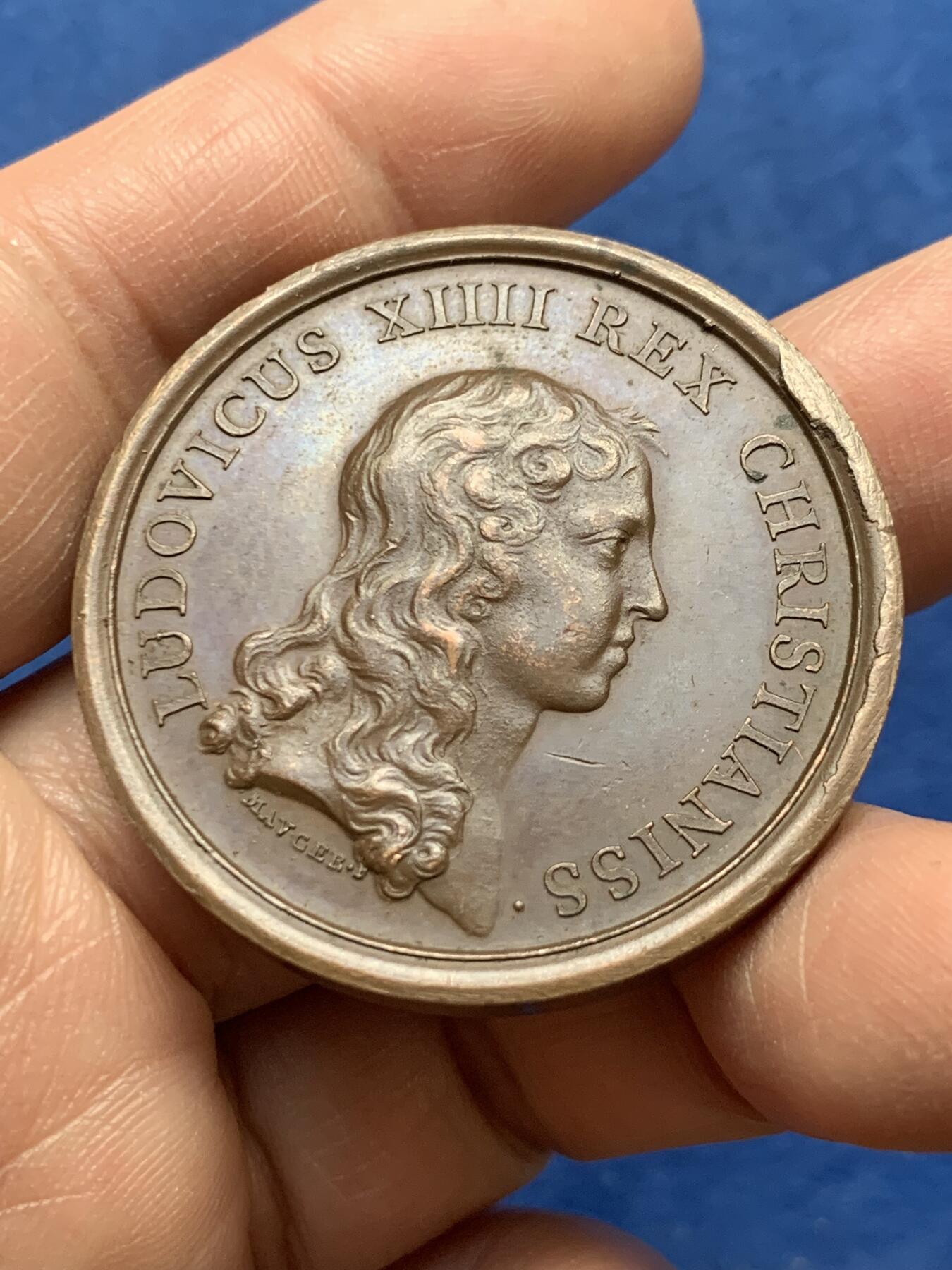 《竞宝斋》第475场 周日，周一 2场连拍 （全场包邮）欢迎送拍 法国路易十四占领卡佩勒纪念铜章 39.7克 40.9mm 早期无边铭