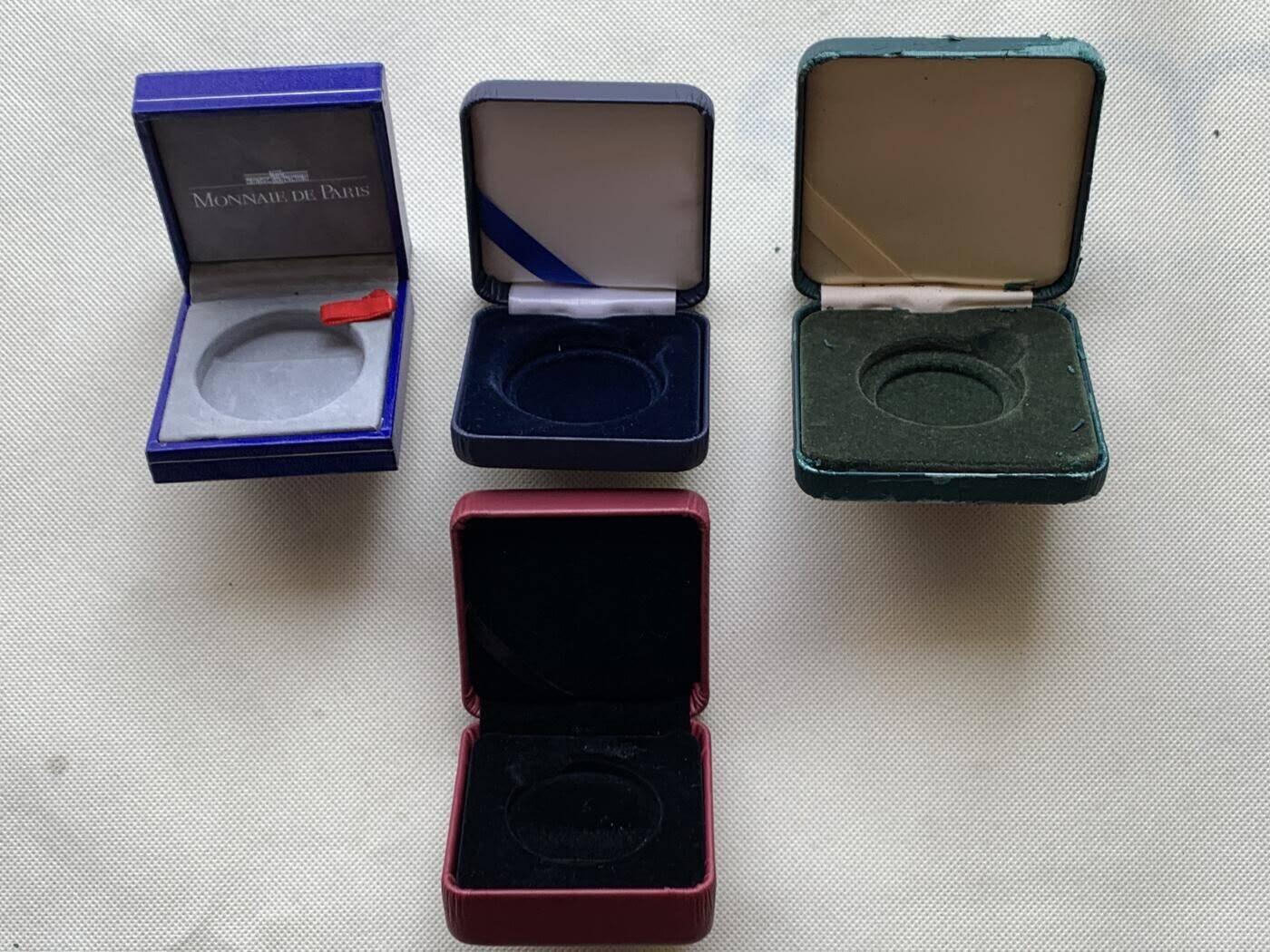 《竞宝斋》第475场 周日，周一 2场连拍 （全场包邮）欢迎送拍 钱币空盒 10个一组 细节见图