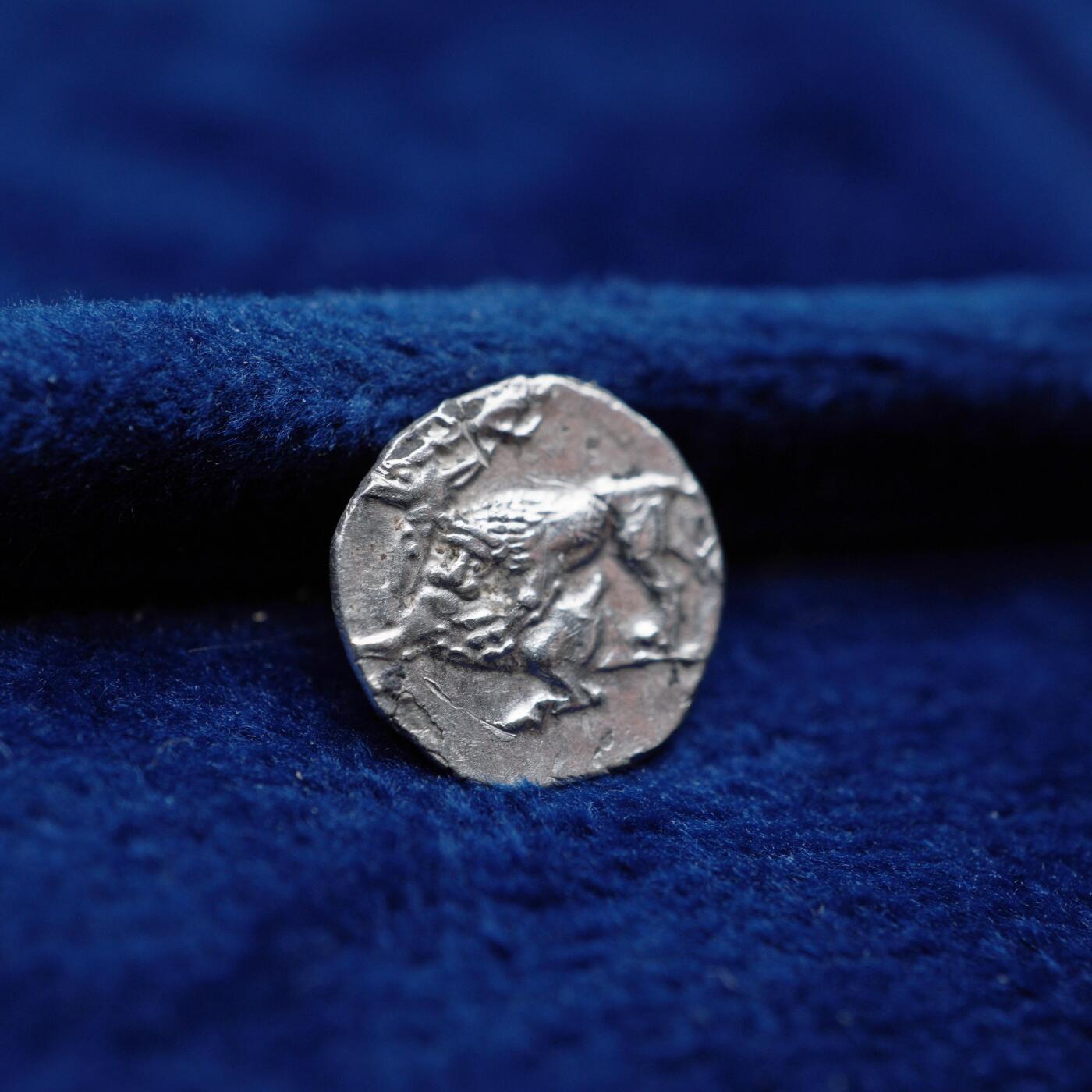 琋语集藏2026年04月欧洲古典打制币拍卖 古希腊西里西亚地区-巴力神与狮子捕鹿1奥波银币