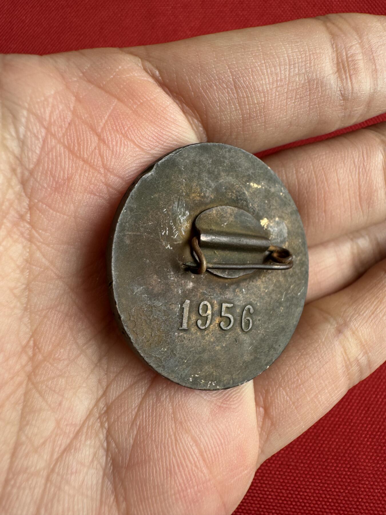 五哥徽章群   29号周日晚上八点4群联拍 铜章