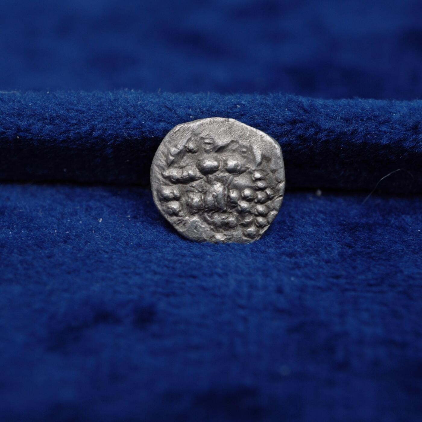 琋语集藏2026年04月欧洲古典打制币拍卖 古希腊西里西亚地区-巴力神与狼1奥波银币 