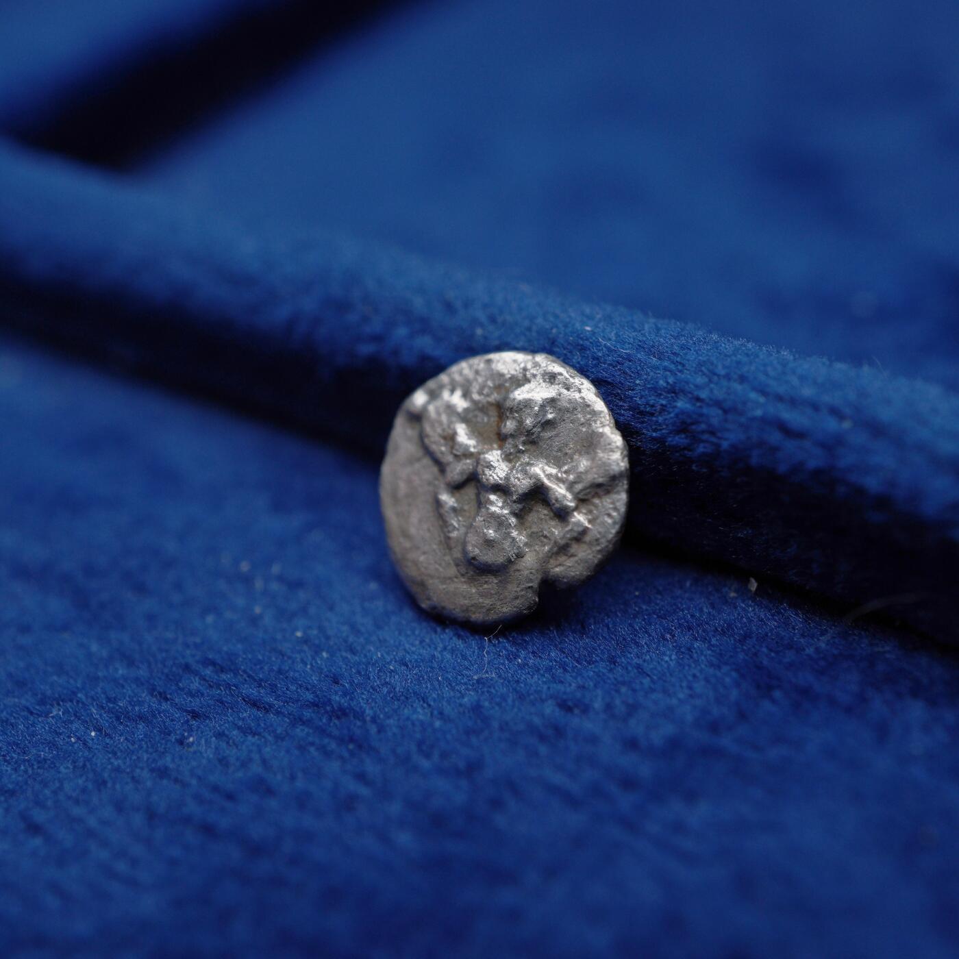 琋语集藏2026年04月欧洲古典打制币拍卖 古希腊西里西亚地区-马洛斯彩虹女神伊利斯与天鹅1奥波银币