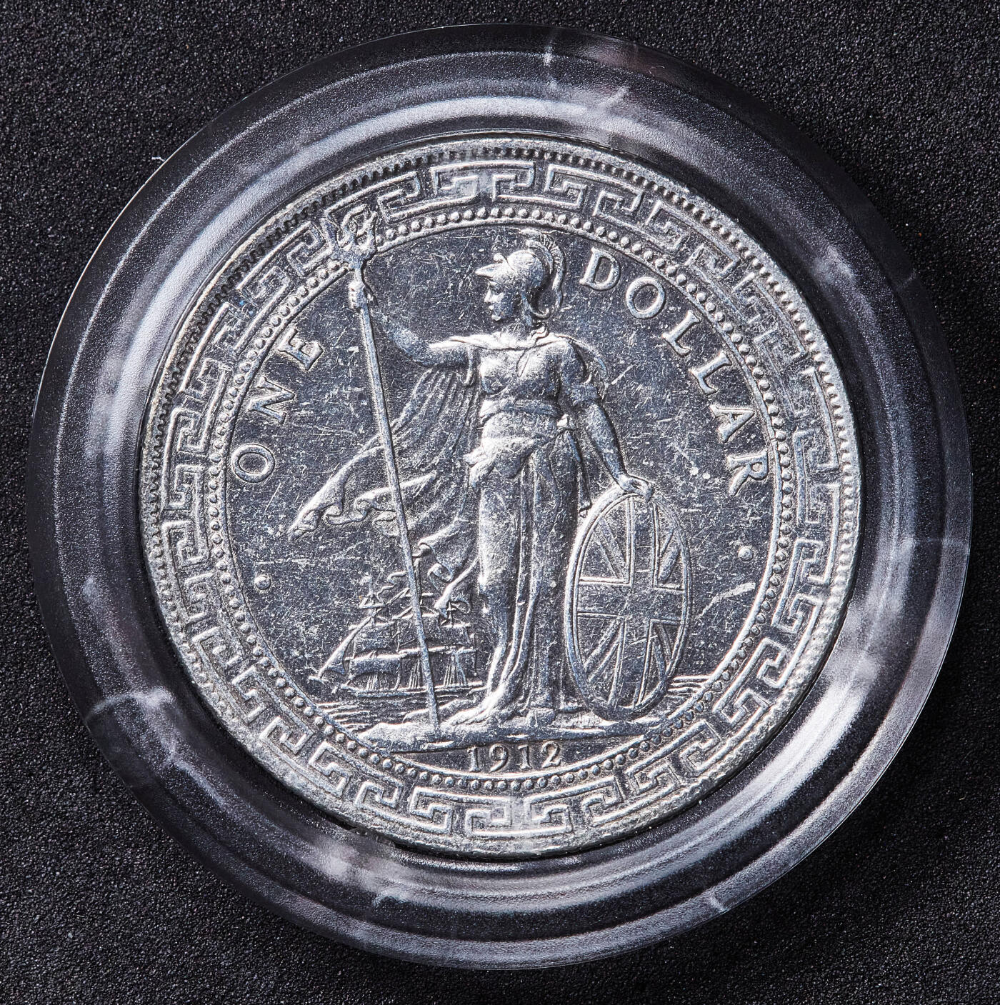 【俄甄集藏】2026年(050)04-01星期三 晚 19:30 全场包邮 英国1912年乔治五世B版1元站洋大银币，有清洗痕迹，细节尚佳，币保真