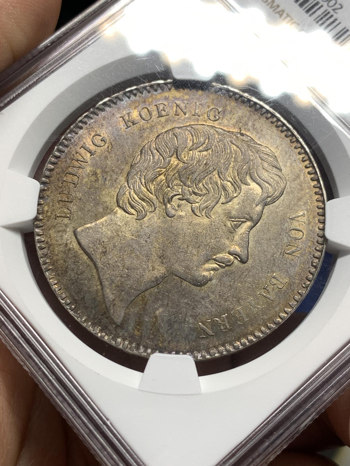 《竞宝斋》第475场 周日，周一 2场连拍 （全场包邮）欢迎送拍 NGC AU58 季军分 德国巴伐利亚王国 1828 流通型王冠泰勒 29.5g 香槟彩包浆 流通充分品种