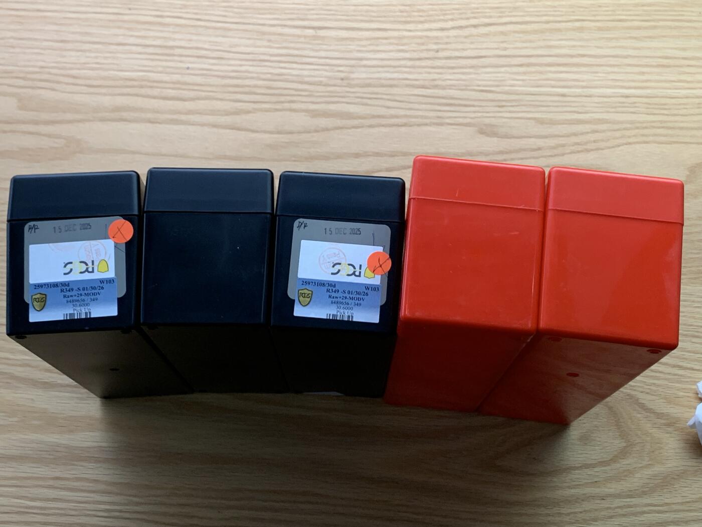 《竞宝斋》第475场 周日，周一 2场连拍 （全场包邮）欢迎送拍 5个一组 PCGS 20枚装3个+通用20枚装2个可装NGC评级币