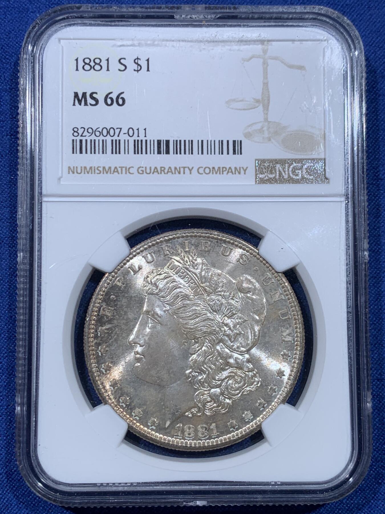 《竞宝斋》第475场 周日，周一 2场连拍 （全场包邮）欢迎送拍 NGC MS66 美国1881年S版摩根银币 银霜出厂状态 带有淡彩 观感极佳