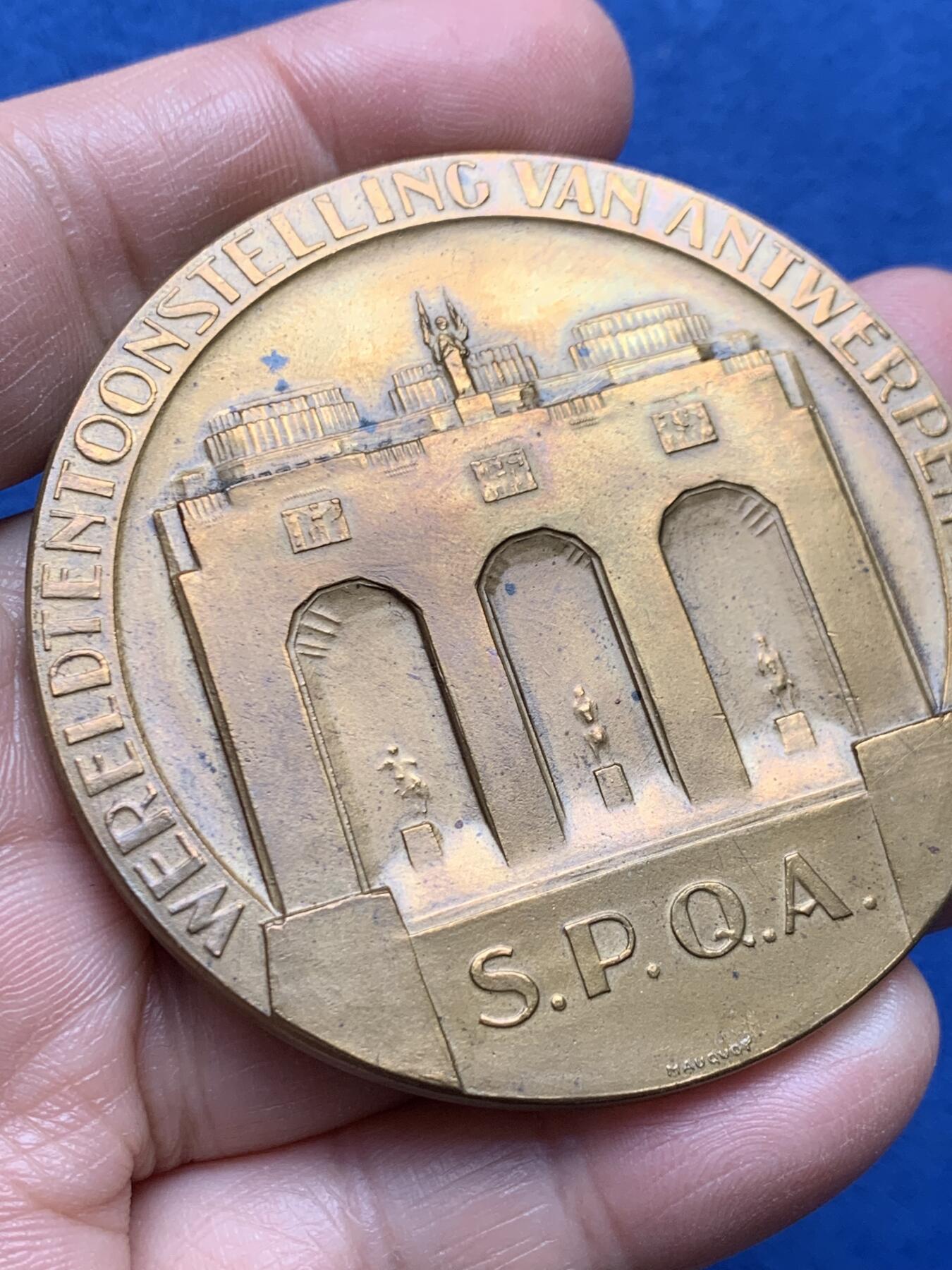 《竞宝斋》第475场 周日，周一 2场连拍 （全场包邮）欢迎送拍 比利时铜章 1930年 安特卫普世界博览会与城市百年庆典 直径60.2mm 重量70.5g