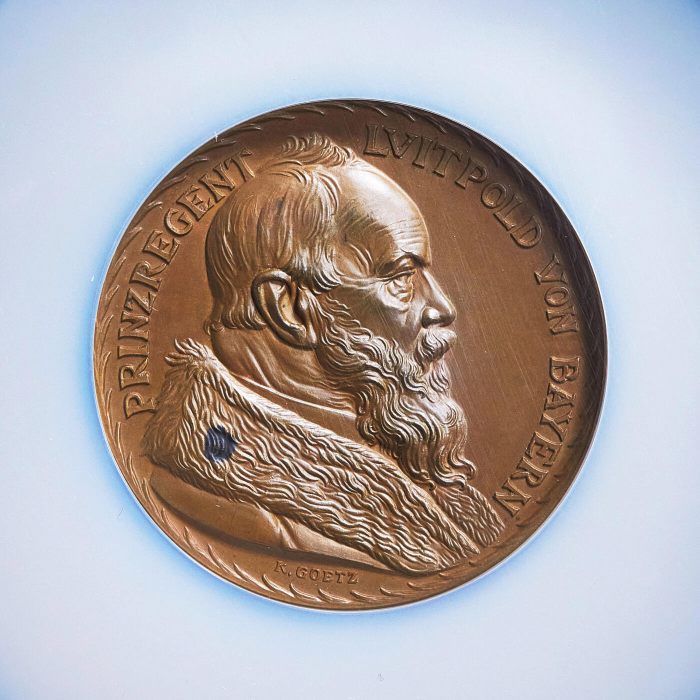 【俄甄集藏】2026年(050)04-01星期三 晚 19:30 全场包邮 德国巴伐利亚1912年纪念柳特波德摄政王大铜章，NGC MS64，卡尔·哥茨名誉作品，背面为巴伐利亚交通部大楼（二战被毁，战后重建），高浮雕，设计精美，品相尚佳，直径：50mm