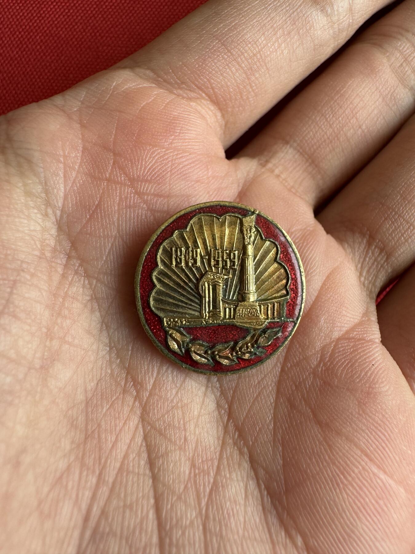 五哥徽章群   29号周日晚上八点4群联拍 铜章