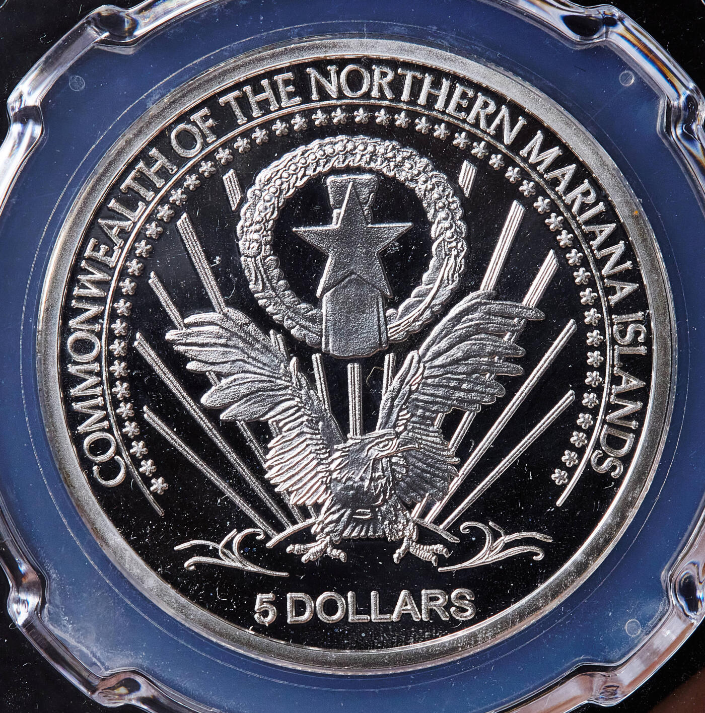 【俄甄集藏】2026年(050)04-01星期三 晚 19:30 全场包邮 美属北马里亚纳群岛2004年全息投影工艺纪念爱因斯坦诞辰125周年5元精制大银币，信泰 PF70UC，重25克，925银，发行量25000枚