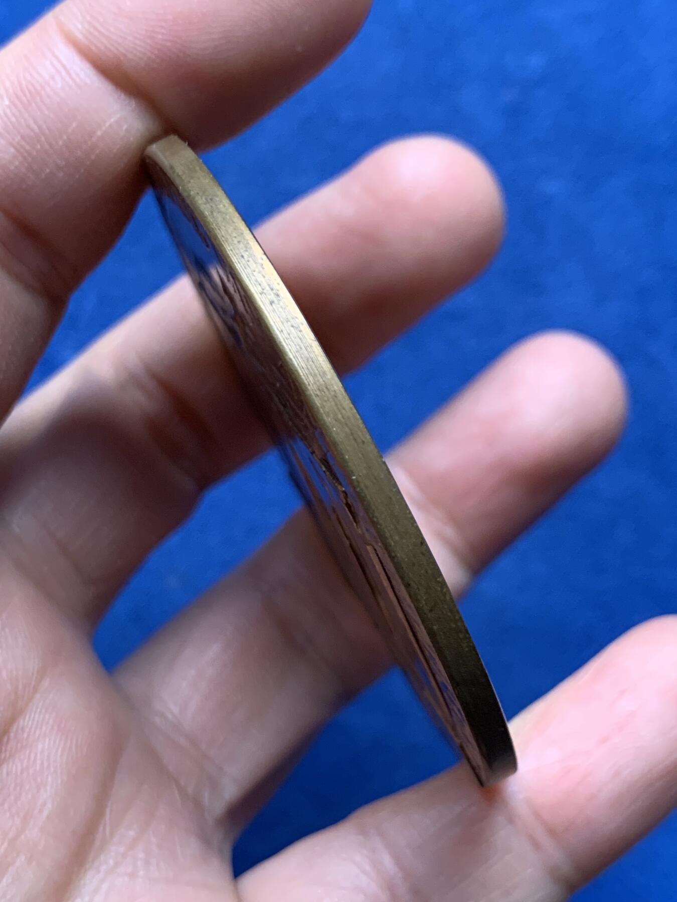 《竞宝斋》第475场 周日，周一 2场连拍 （全场包邮）欢迎送拍 比利时铜章 1930年 安特卫普世界博览会与城市百年庆典 直径60.2mm 重量70.5g