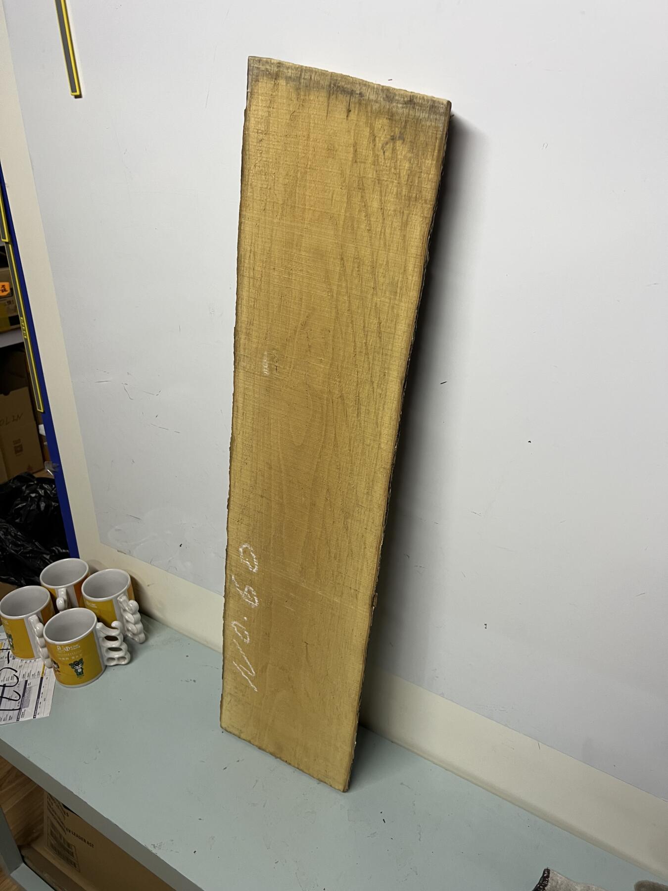 零元拍：NO.60 虎皮纹金丝楠板子，重约十斤多。无需打磨就已经金光闪闪。满金丝药香，尺寸约：85.5/22/4CM