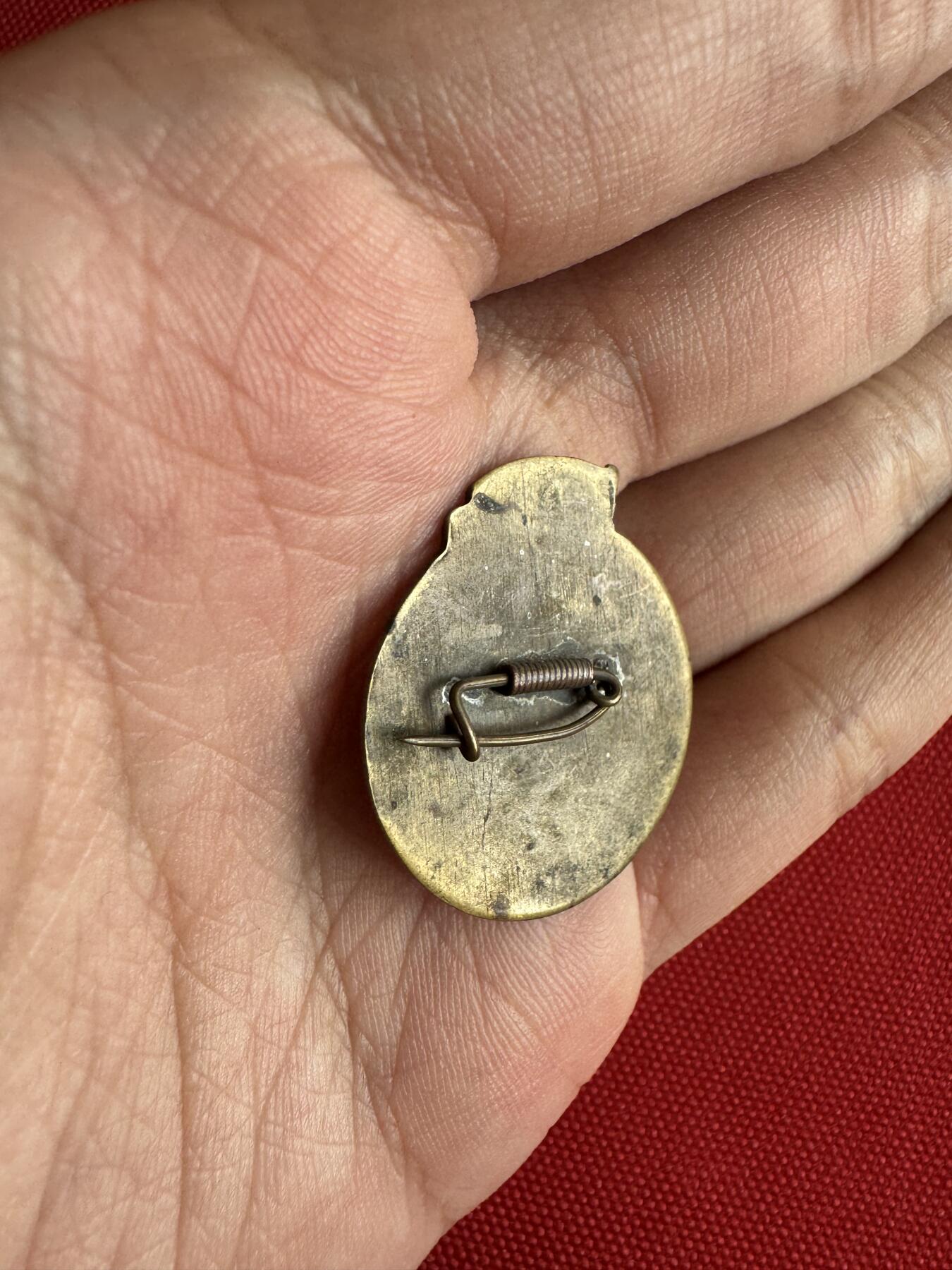 五哥徽章群   29号周日晚上八点4群联拍 铜章