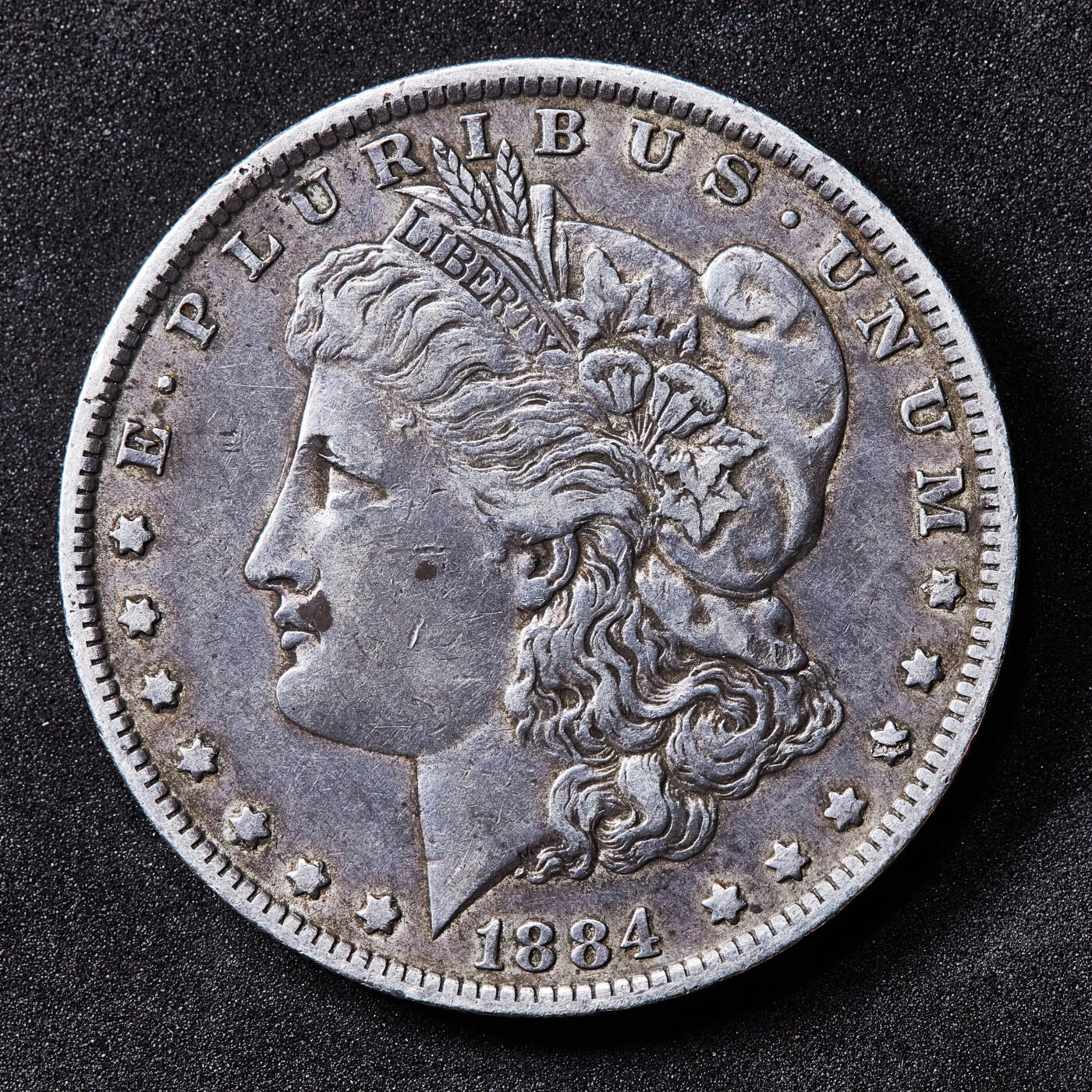 【俄甄集藏】2026年(050)04-01星期三 晚 19:30 全场包邮 美国1884年O版摩根1美元大银币，酱彩包浆