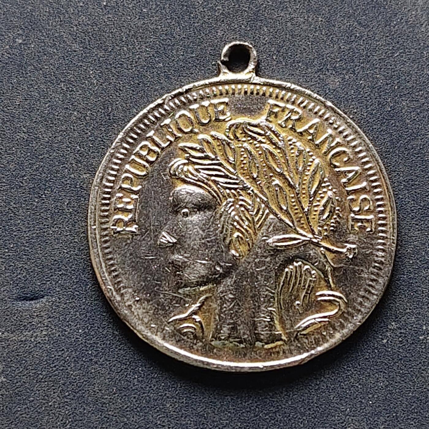 【全场包邮】纯粹捡漏拍516场【专场】 【杂件】仿制法国女神纪念章