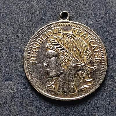 【全场包邮】纯粹捡漏拍516场【专场】 - 【杂件】仿制法国女神纪念章