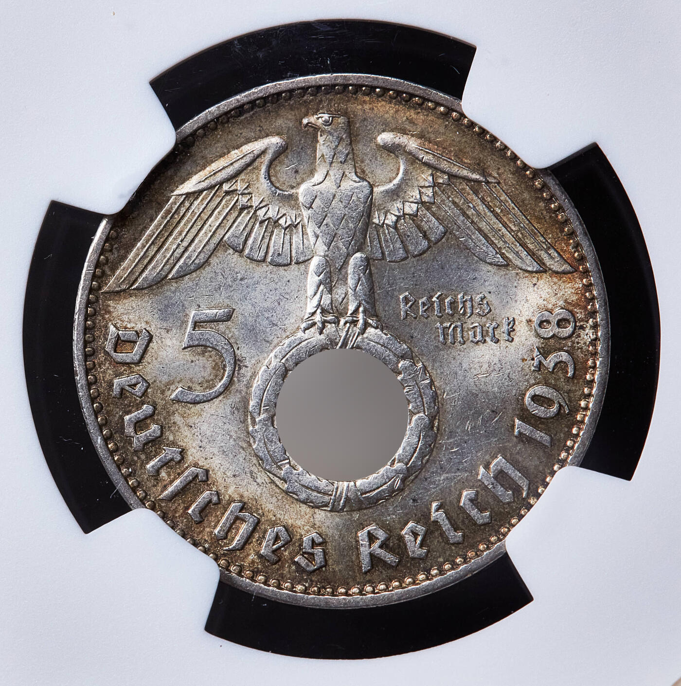 【俄甄集藏】2026年(050)04-01星期三 晚 19:30 全场包邮 德国第三帝国1938年J版兴登堡党徽5马克银币，NGC UNCD，黄油彩转光，疑似错杀，原图联系客服或官网查询