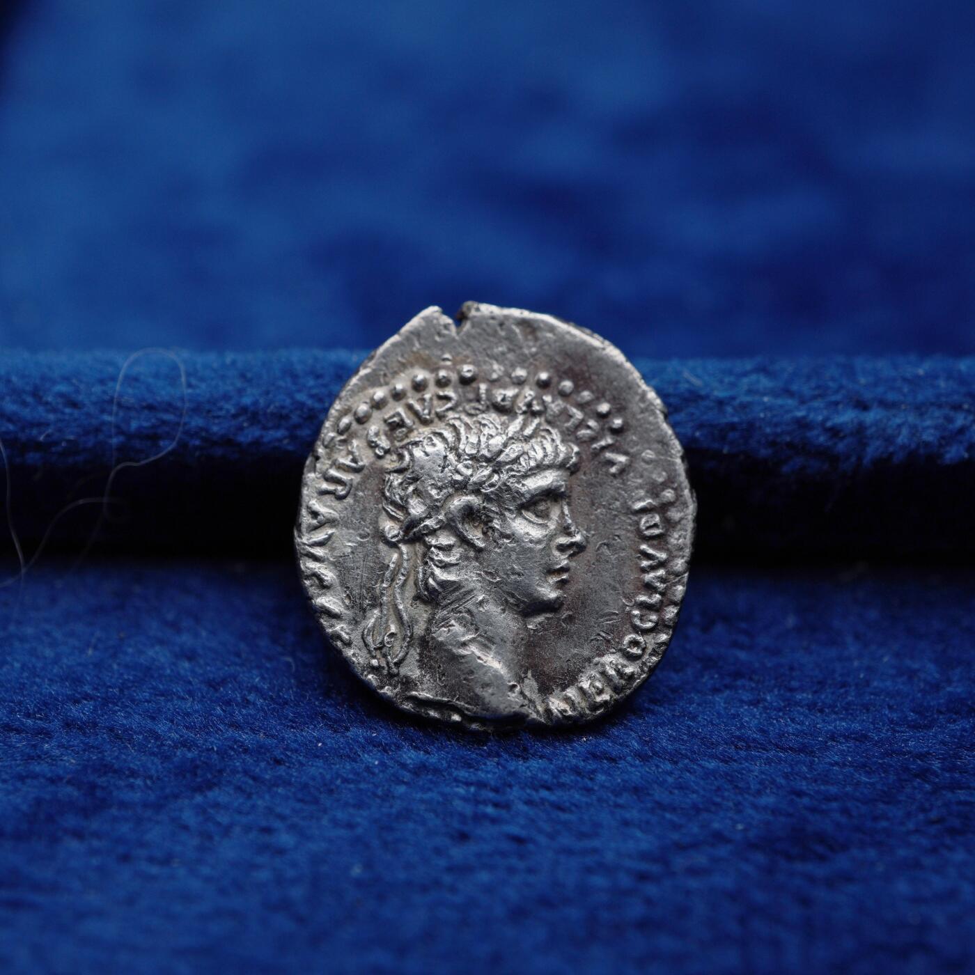 琋语集藏2026年04月欧洲古典打制币拍卖 古罗马卡帕多西亚行省-尼禄与胜利女神1/2德银币