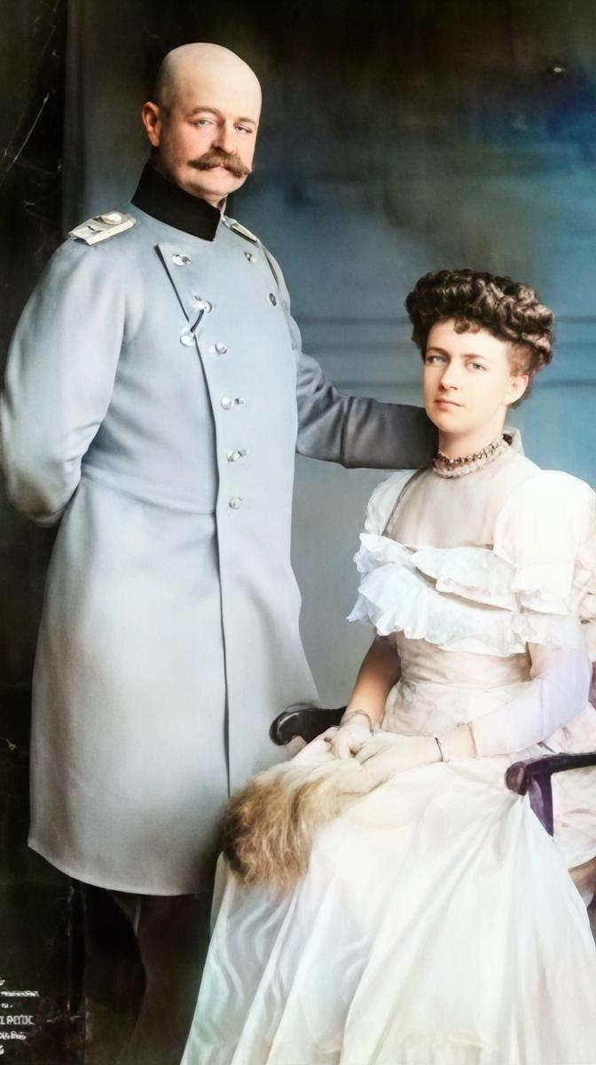 【俄甄集藏】2026年(050)04-01星期三 晚 19:30 全场包邮 德国奥尔登堡1904年弗里德里希·奥古斯特大公与普鲁士公主伊丽莎白金婚纪念大银章，NGC UNCD，直径：51mm，五彩包浆，名誉品种，背面为《诗篇》铭文