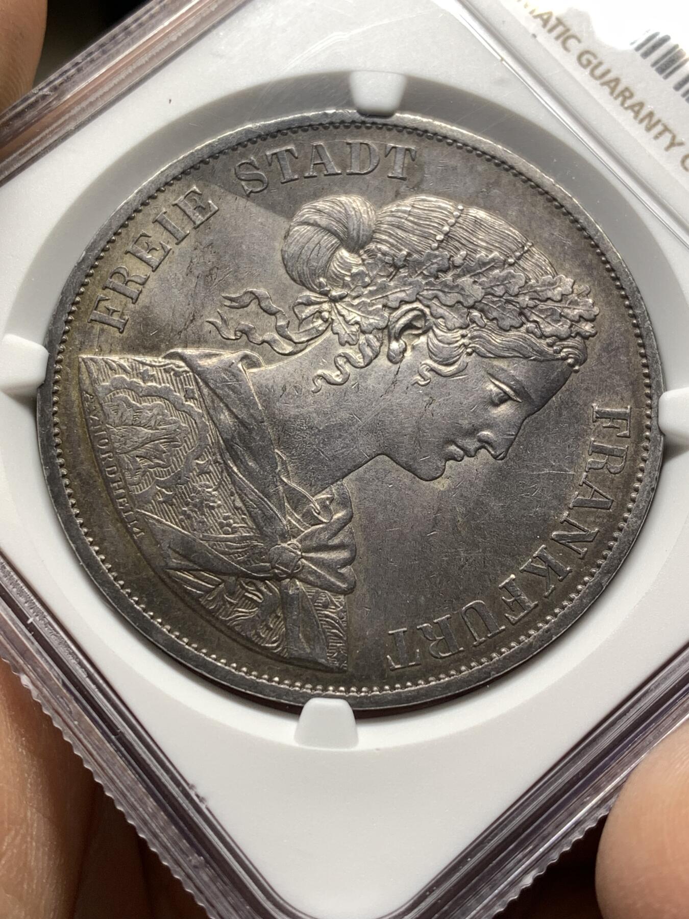 《竞宝斋》第475场 周日，周一 2场连拍 （全场包邮）欢迎送拍 NGC AUD 德国1866年法兰克福少女2泰勒银币