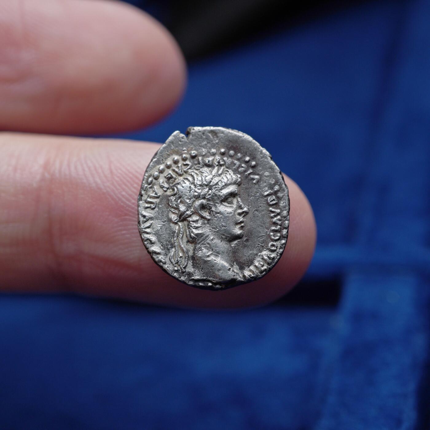 琋语集藏2026年04月欧洲古典打制币拍卖 古罗马卡帕多西亚行省-尼禄与胜利女神1/2德银币